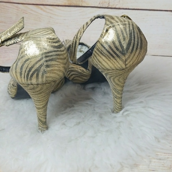 Colin Stuart ankle strap point toe gold zebra shoe - Picture 6 of 8